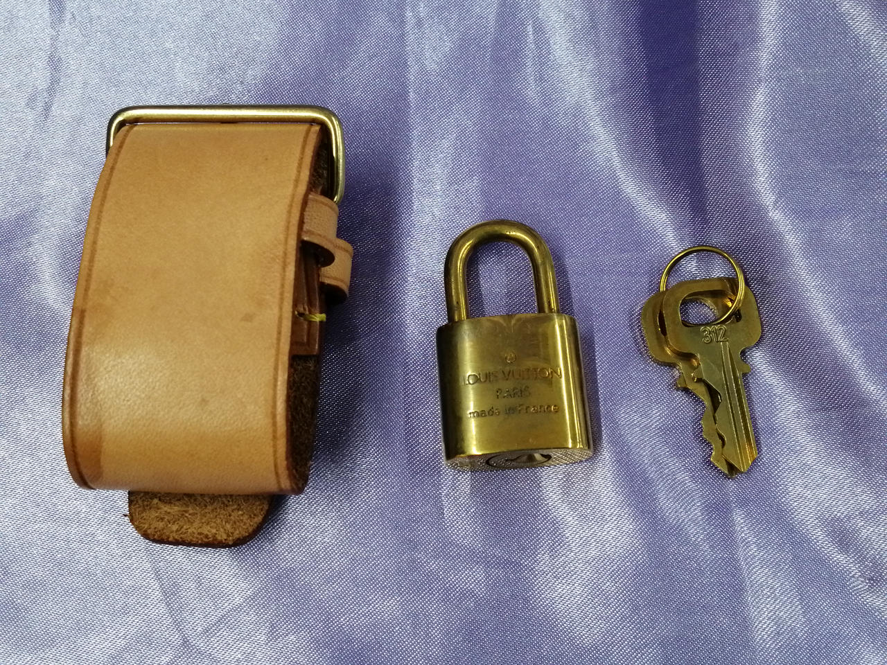 ルイヴィトン(LOUIS VUITTON)|南京錠(ベルト付き)|【ハードオフ公式