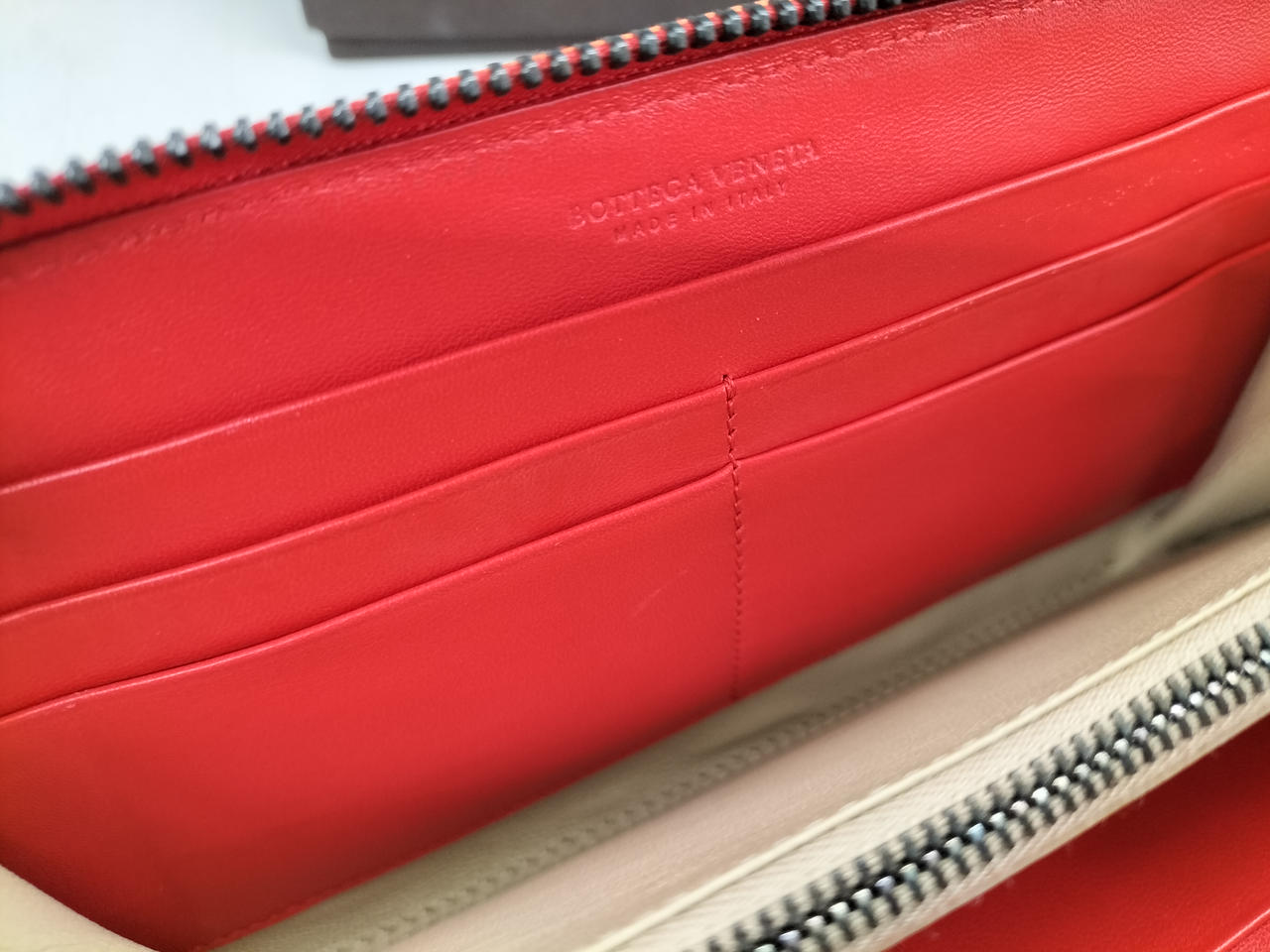 BOTTEGA VENETA|ボッテガヴェネタ 長財布 赤 イントレチャート 箱付属