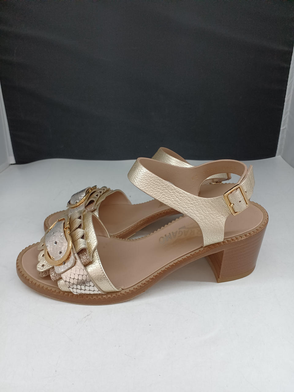 SALVATORE FERRAGAMO|フェラガモ サンダル ガンチーニ 25.5cm|【ハード