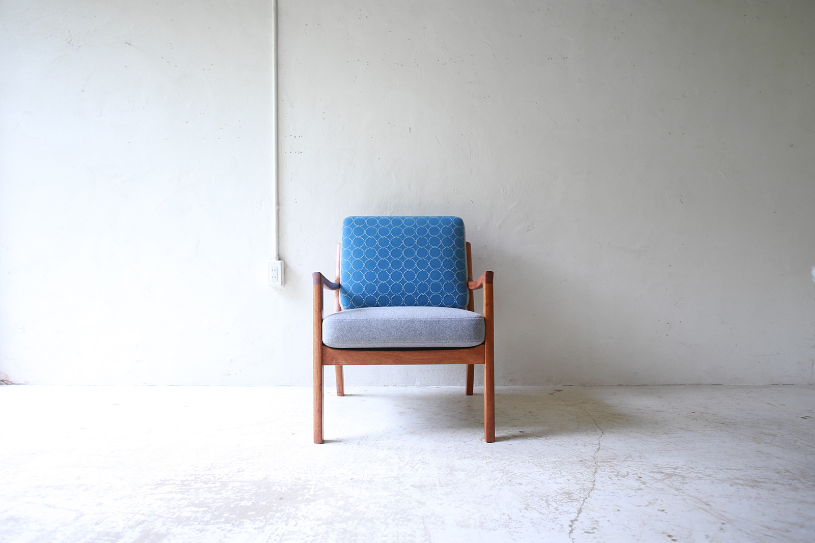 Easy Chair “model 169 / Senator ” by Ole Wanscher | phono | 金沢