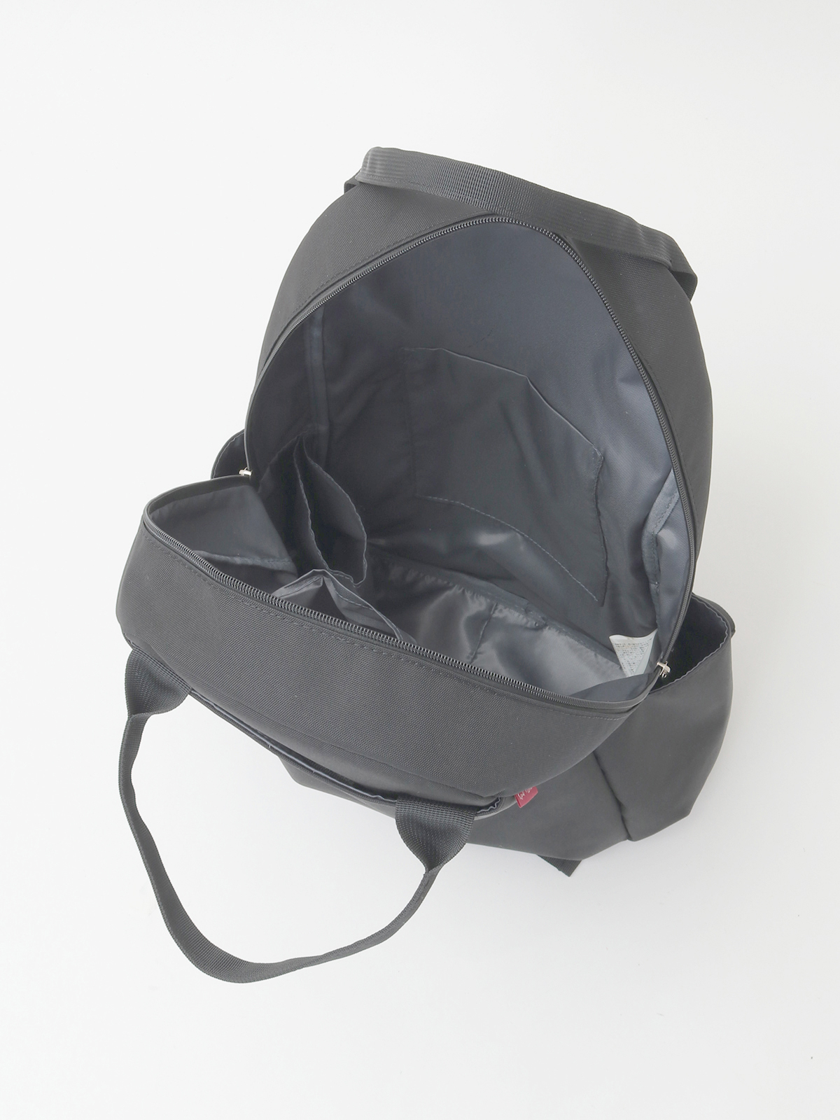 カールヘルムロゴ刺繍バックパック｜ピンクハウスオフィシャル