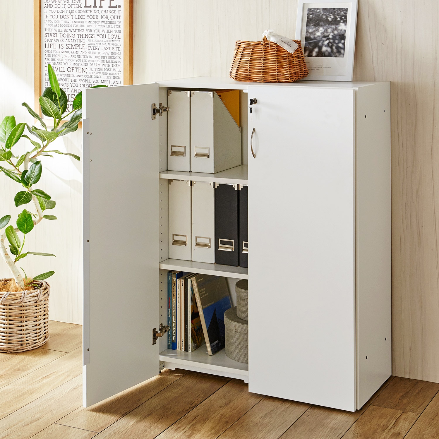 頑丈鍵付きキャビネット（ロータイプ）（キャビネット/リビングボード