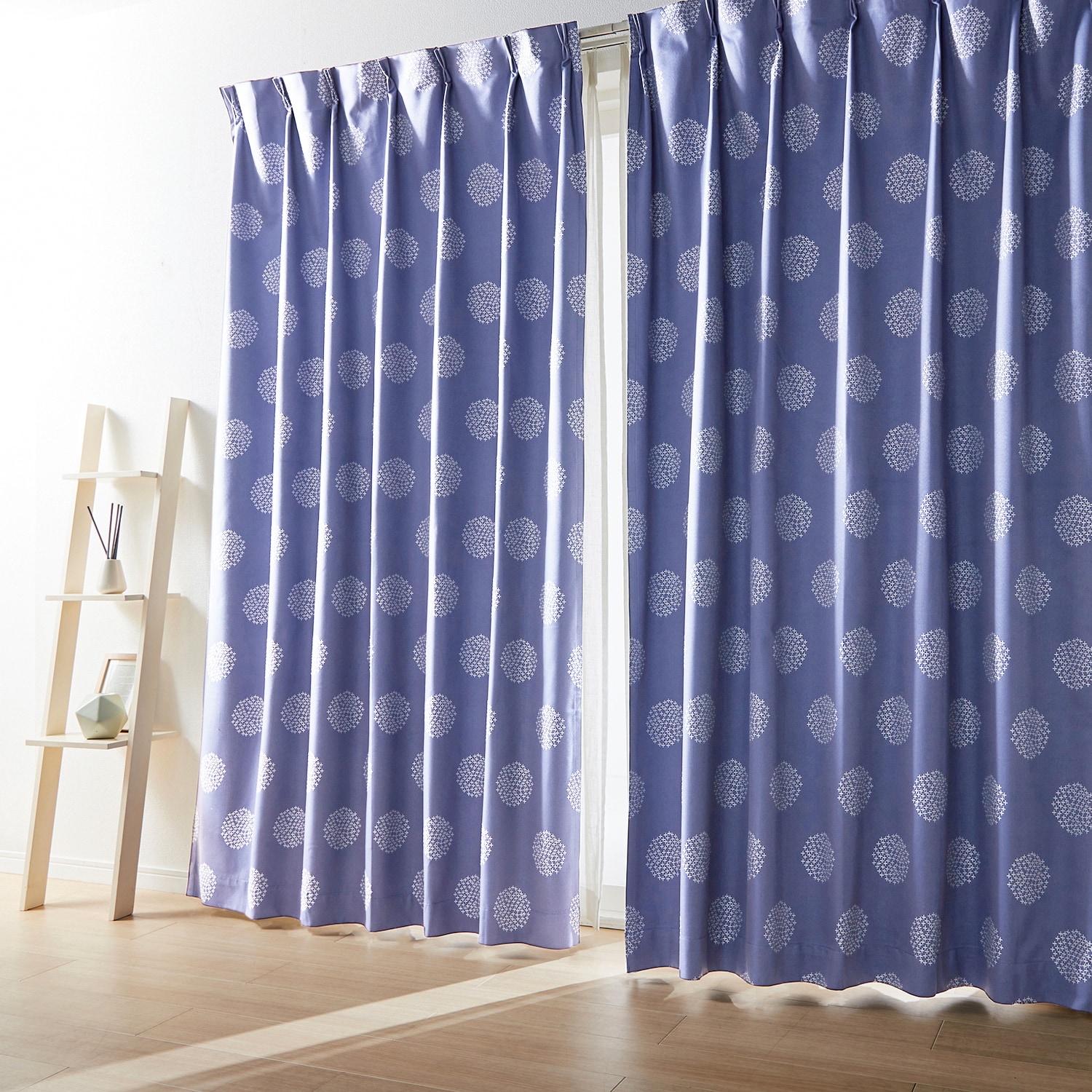 裏面コーティングの刺し子デザインの遮光・遮熱・防音カーテン ＜2枚組