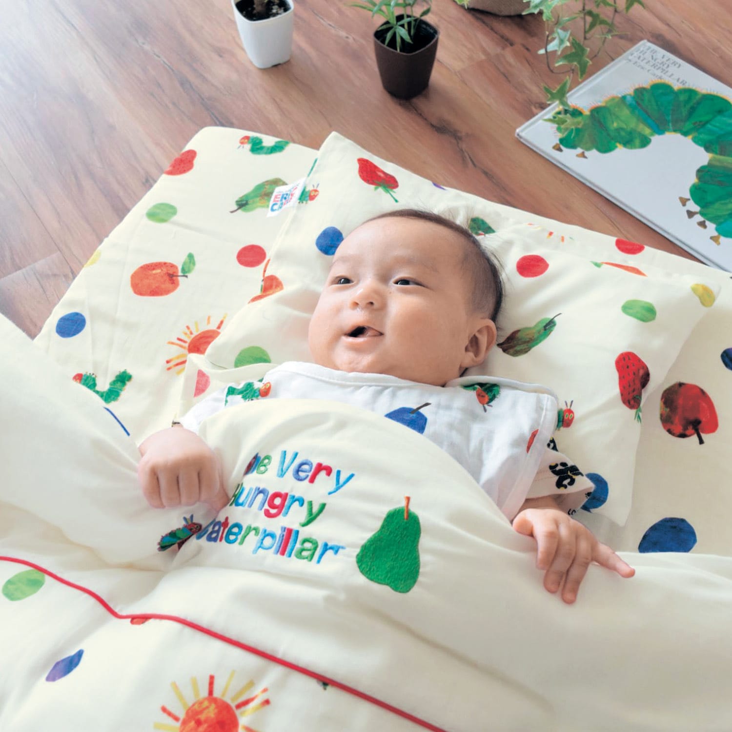 はらぺこあおむし・ベビーミニ布団8点セット（べビー布団/寝具