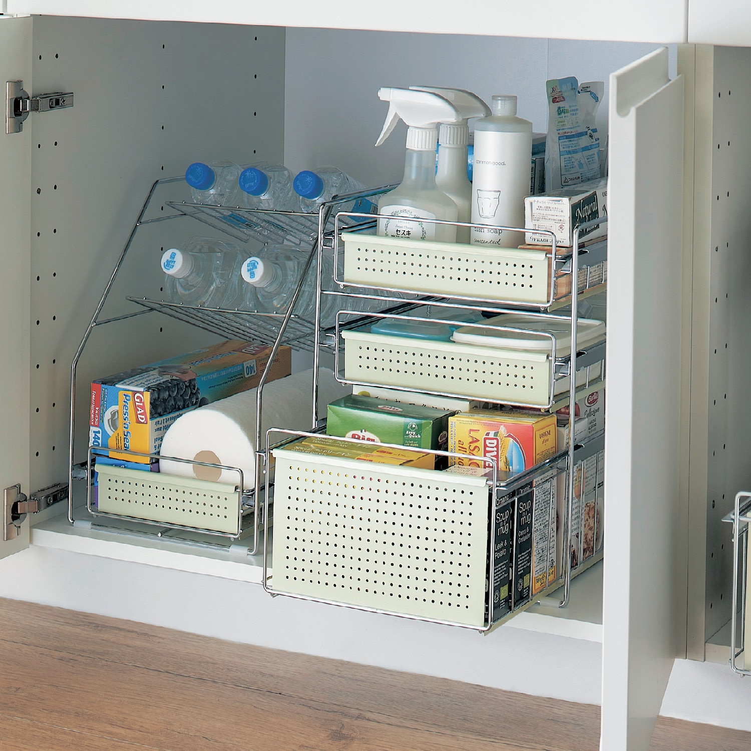 観音扉に便利なシンク下スライドラック（シンク下収納/コンロ下収納