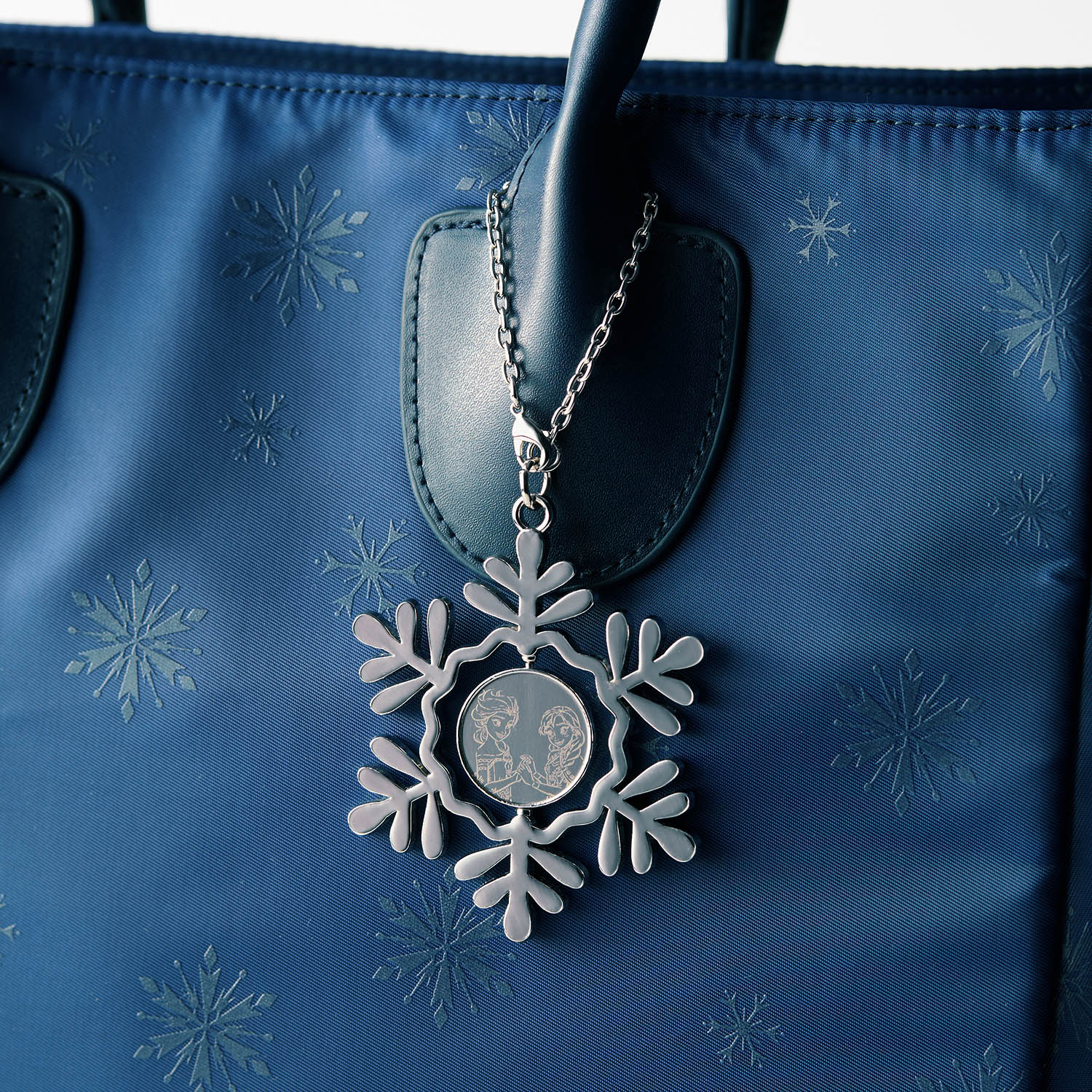 雪の結晶モチーフ付き2WAYバッグ「アナと雪の女王」(ディズニー
