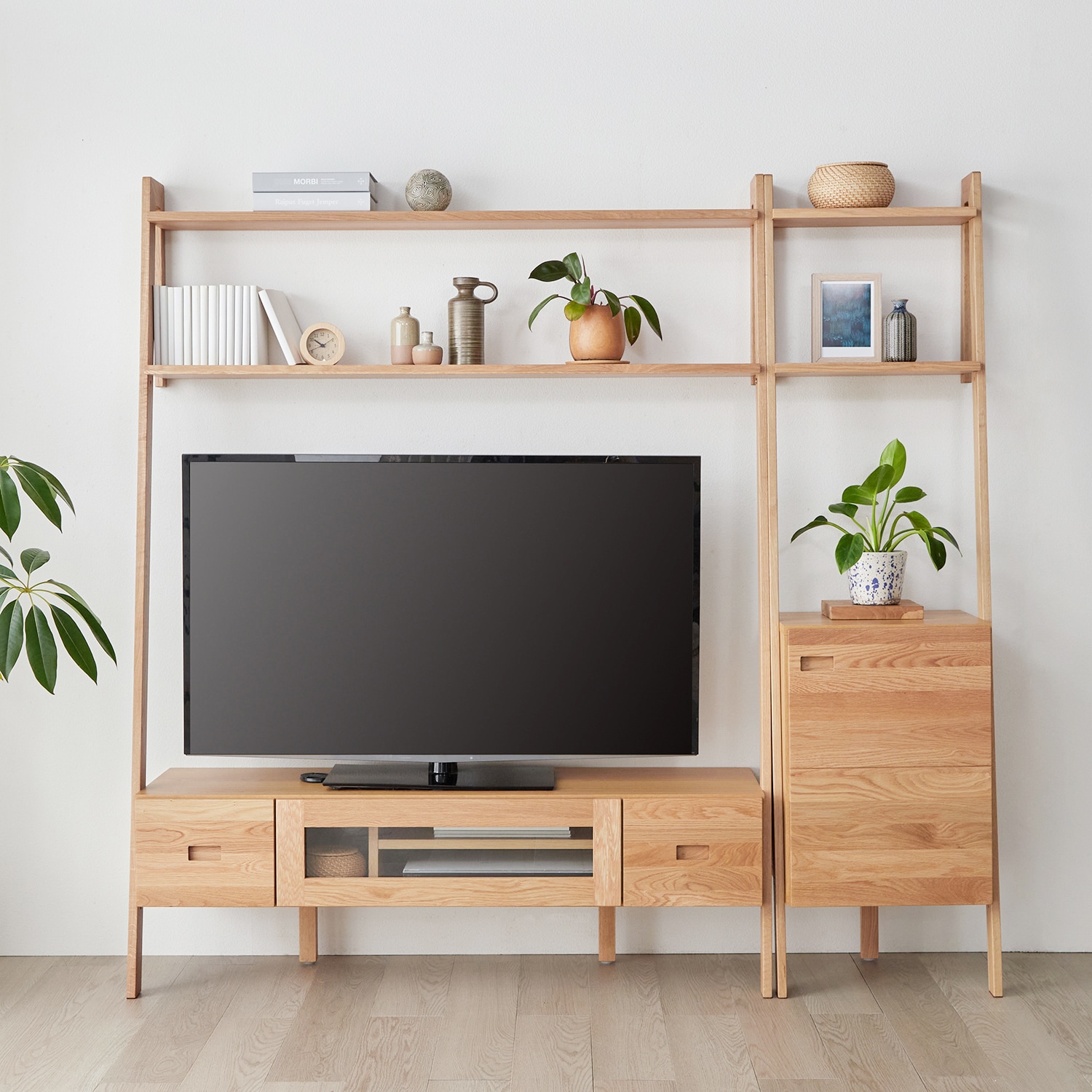 オーク材の壁面テレビ台【LEIRIA】 ＜幅118cm／幅138cm／幅154cm