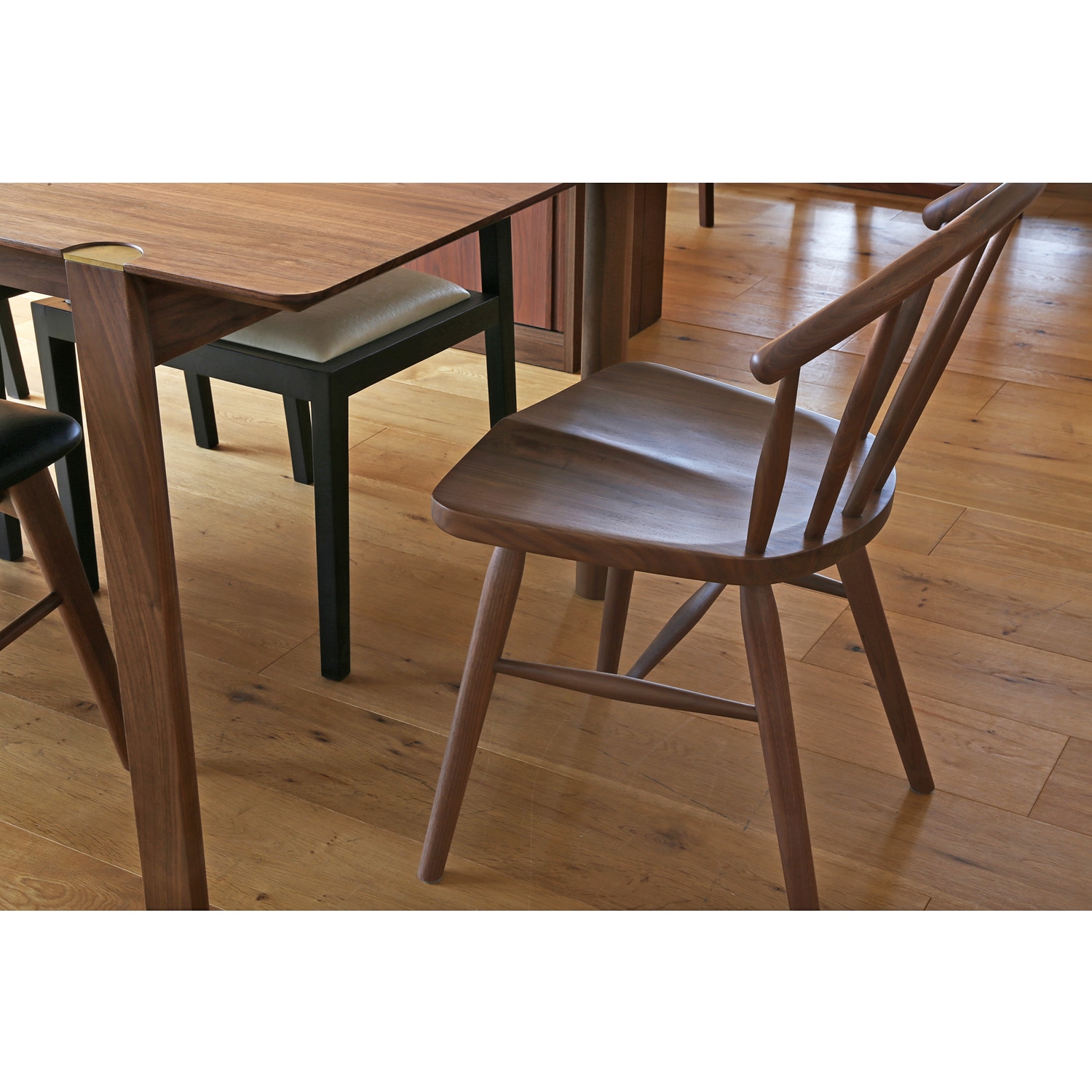 ウォルナット材のウィンザーチェア【UN】(高野木工/TAKANO MOKKOU