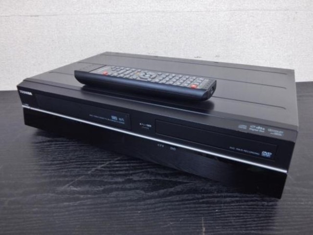 TOSHIBA 東芝 VTR一体型DVDレコーダー D-VDR9K （ ブルーレイ・DVD・HD