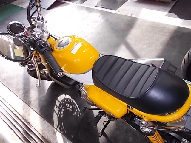 モンキー125 キタコカスタムシート交換 （（有）佐上商会 空港店の作業