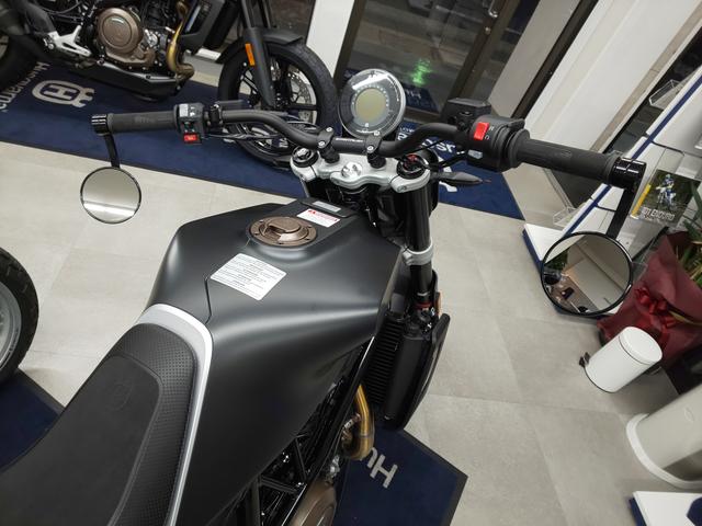 SVARTPILEN701 バーエンドミラー取付｜バイクの整備・メンテナンス