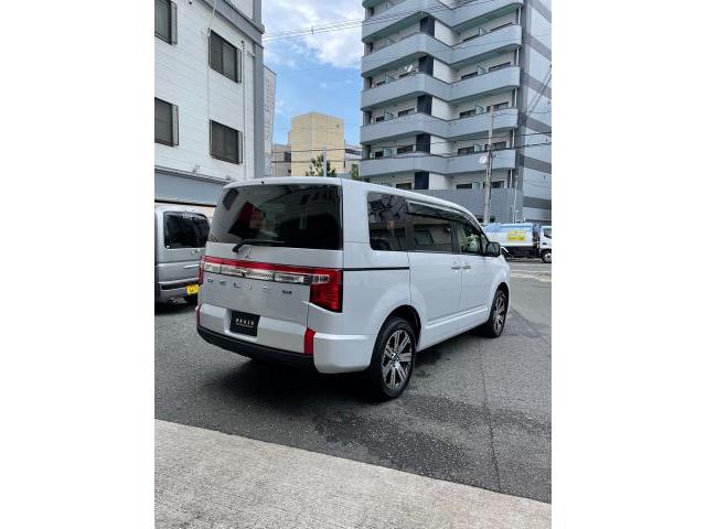 大阪府！東大阪市より！ デリカD5ラプター塗装済みフロントバンパー