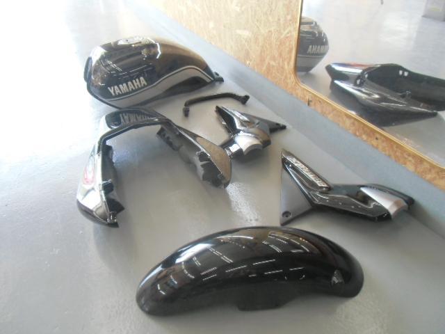 ヤマハ XJR1300 ガソリンタンク・その他パーツ数点塗装の御依頼