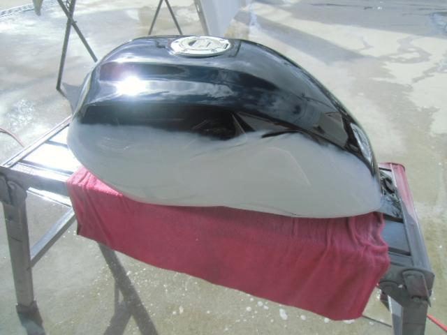 ヤマハ XJR1300 ガソリンタンク・その他パーツ数点塗装の御依頼