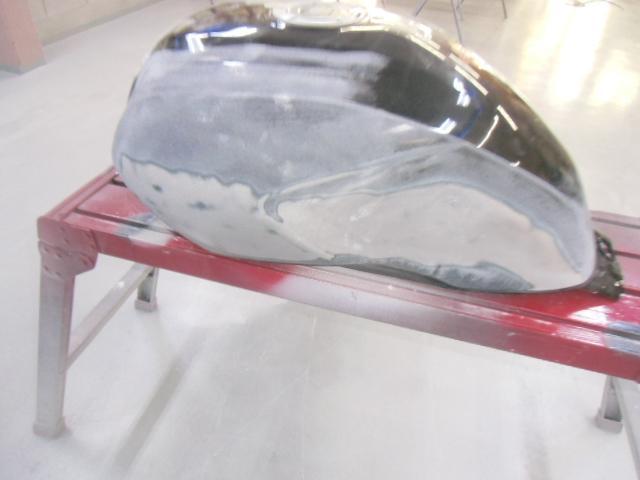 ヤマハ XJR1300 ガソリンタンク・その他パーツ数点塗装の御依頼