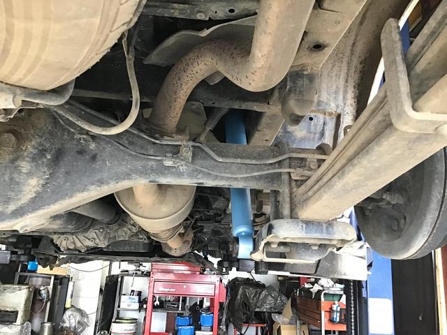 トヨタ 200系 KDH206V ハイエース フロント・リヤショック交換｜グー