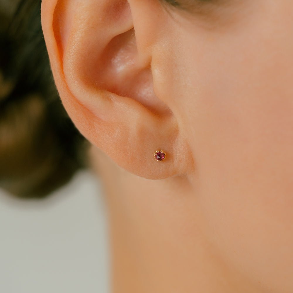 ローズカットルビーのボディピアス│14G 16G対応 ボディピアス – PICOLLET