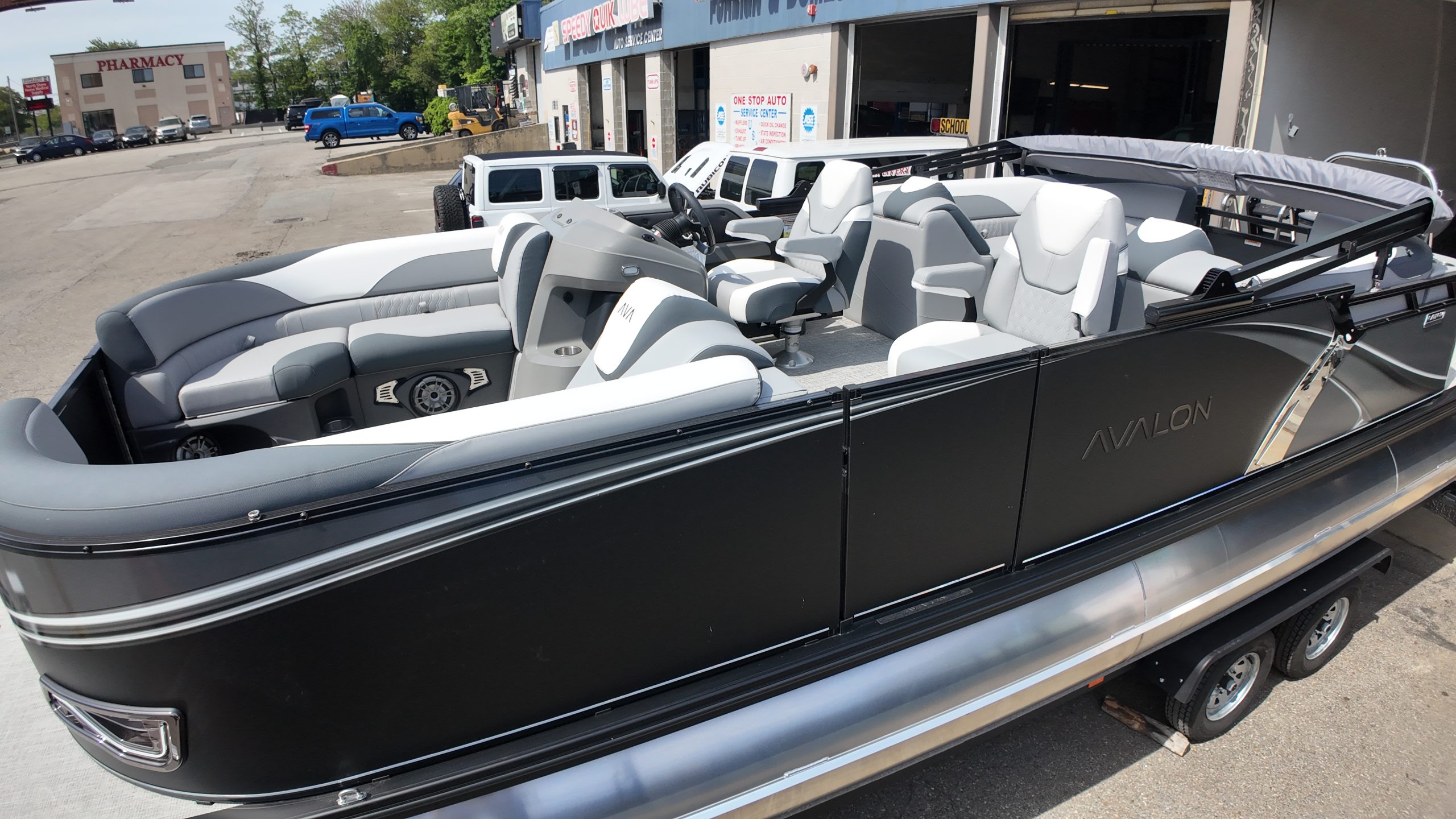 2025 Avalon Pontoon LSZ 25'/ 23'+2' 2585 23' tri-toon, matte black