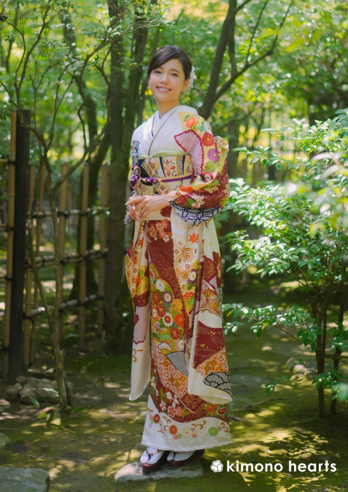 伝統古典】KH-433｜白地に吉祥文様。清楚で格式高い古典柄振袖｜kimono