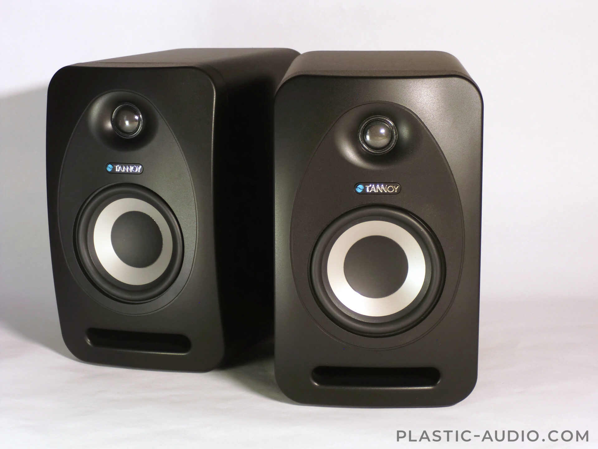 TANNOY REVEAL 402のレビュー：値段以上の音とこだわり。 | Plastic Audio