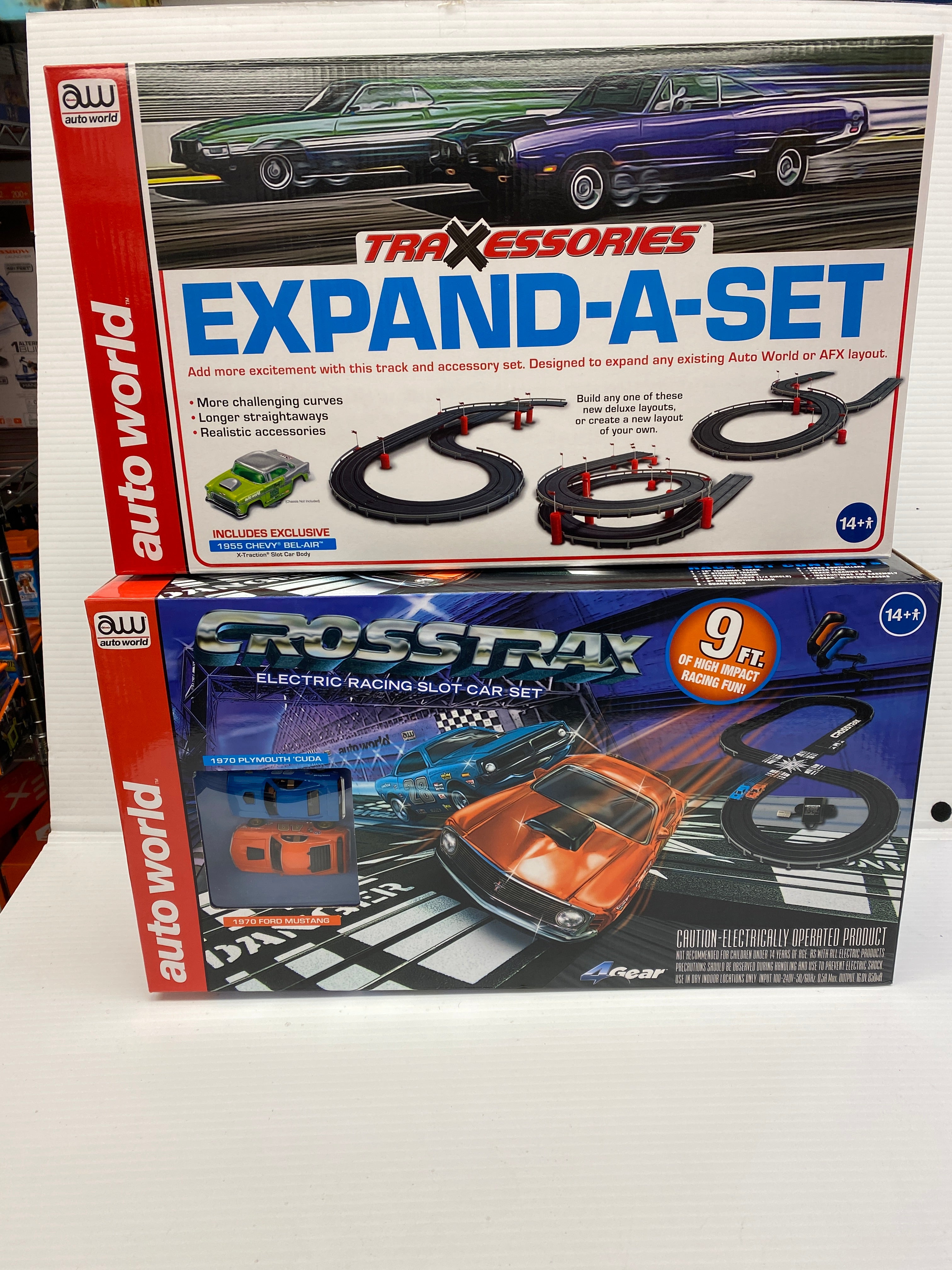 CrossTrax Road Course 9' Slot Car Set | SRS351 | Auto World