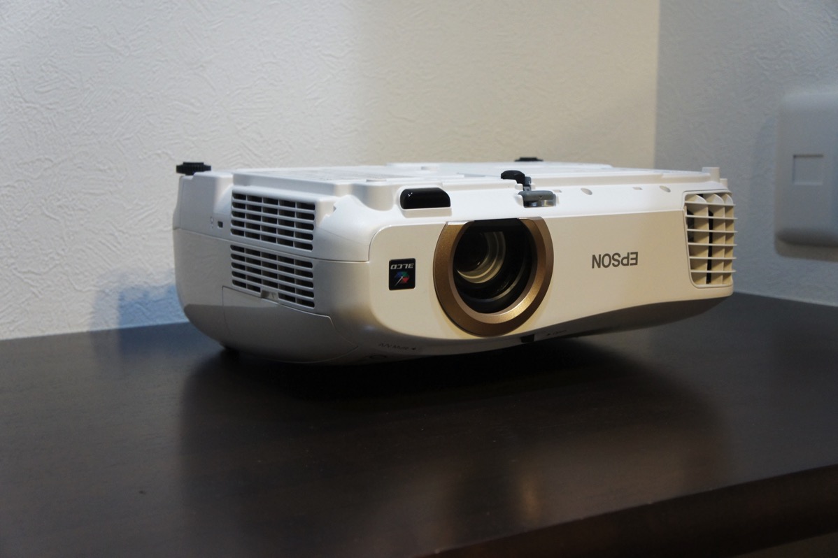 EPSON EH-TW5350レビュー ホームシアター初心者におすすめなモデル