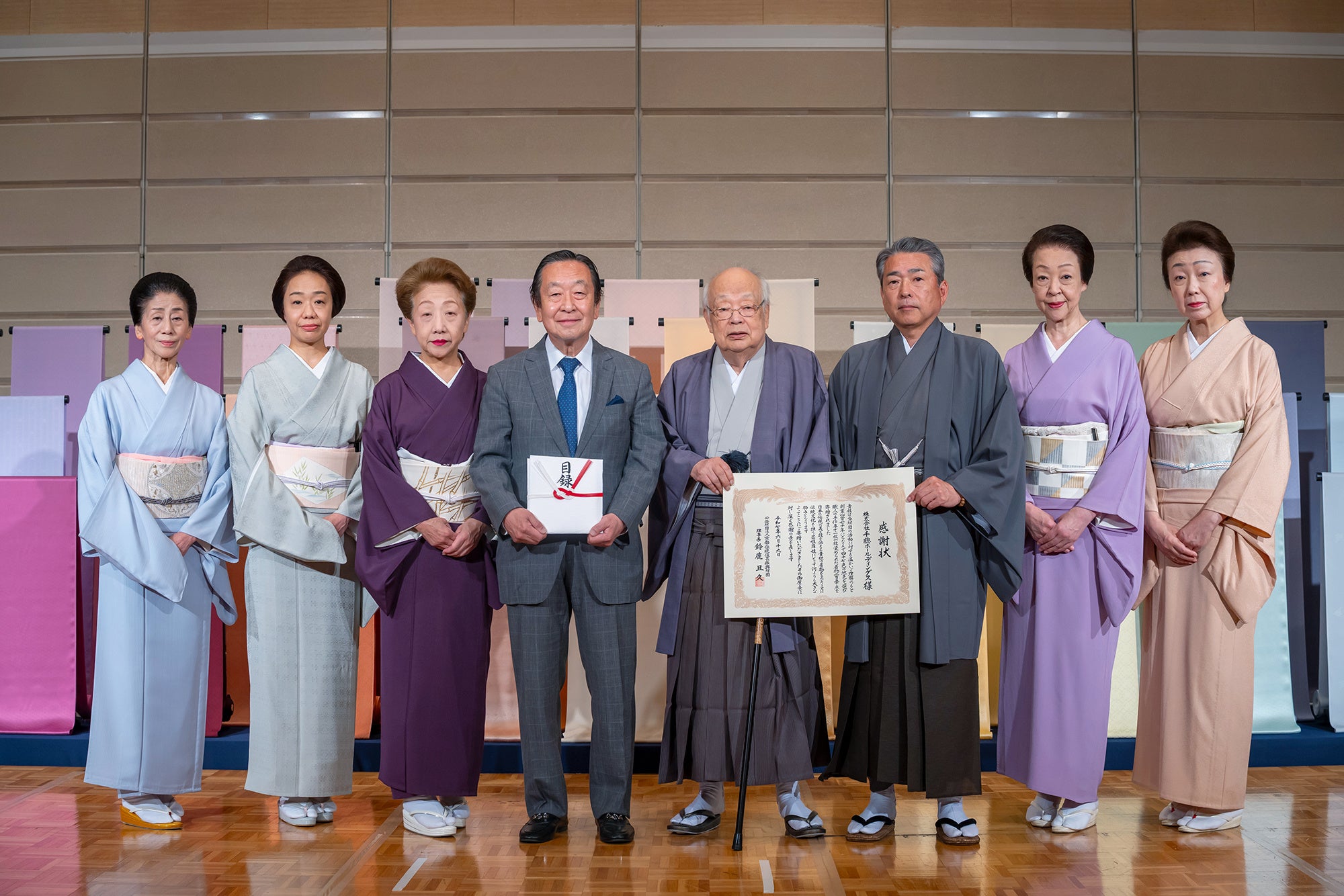 京友禅の千總 47色・250点の着物を寄贈｜京都・花街が誇る伝統伎芸を