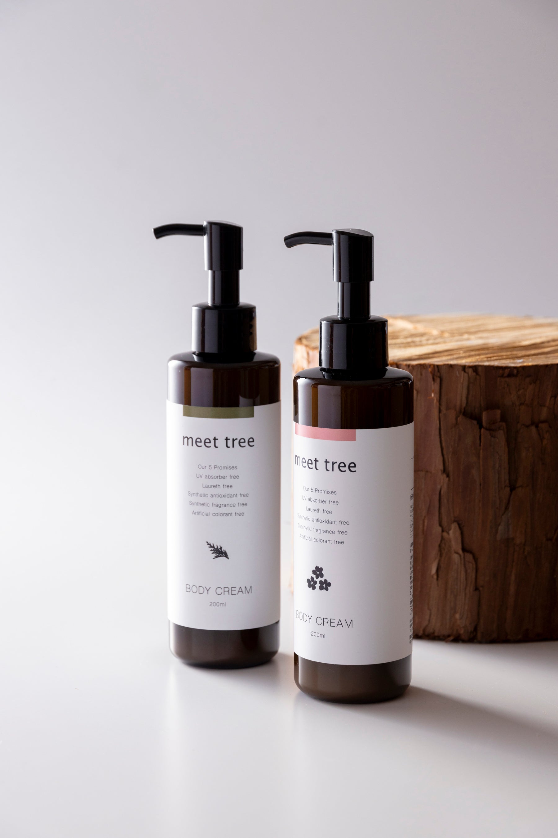 森の恵みをあなたの肌に。ヒノキとサクラの香りで癒される自然派ボディ