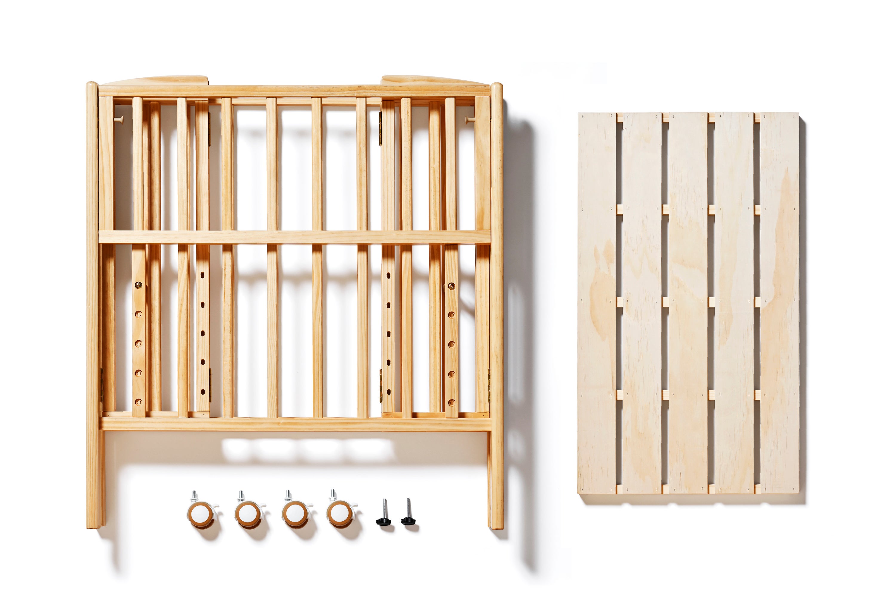 家の中を寝かせたままの赤ちゃんと一緒に移動ができるリトルサイズの