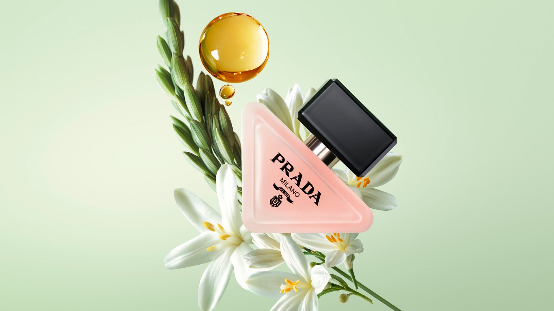 プラダ ビューティ＞多面的な自分らしさを探求し、表現する