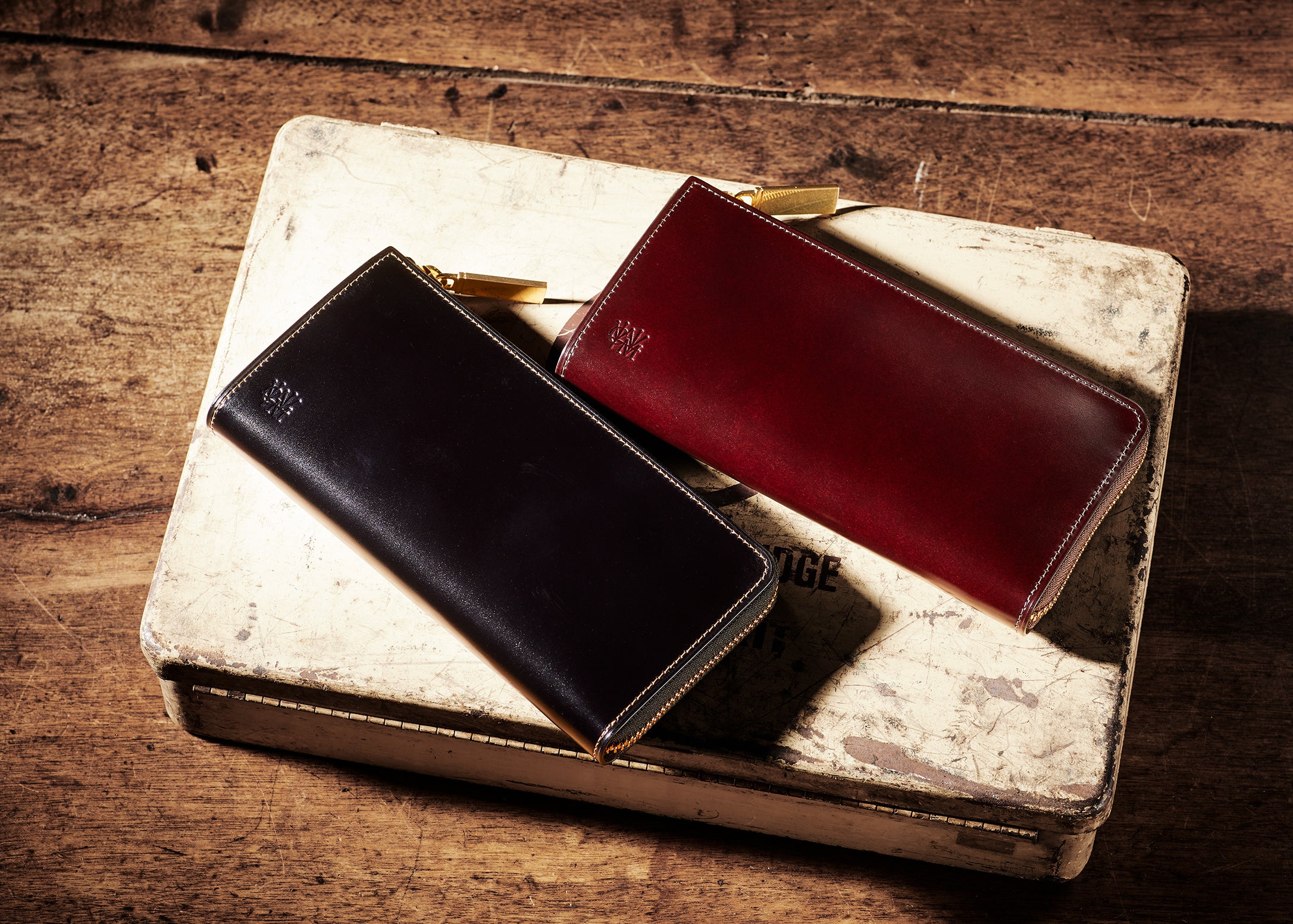 ココマイスター】水染めコードバンのランドジップ長財布が本日再販売