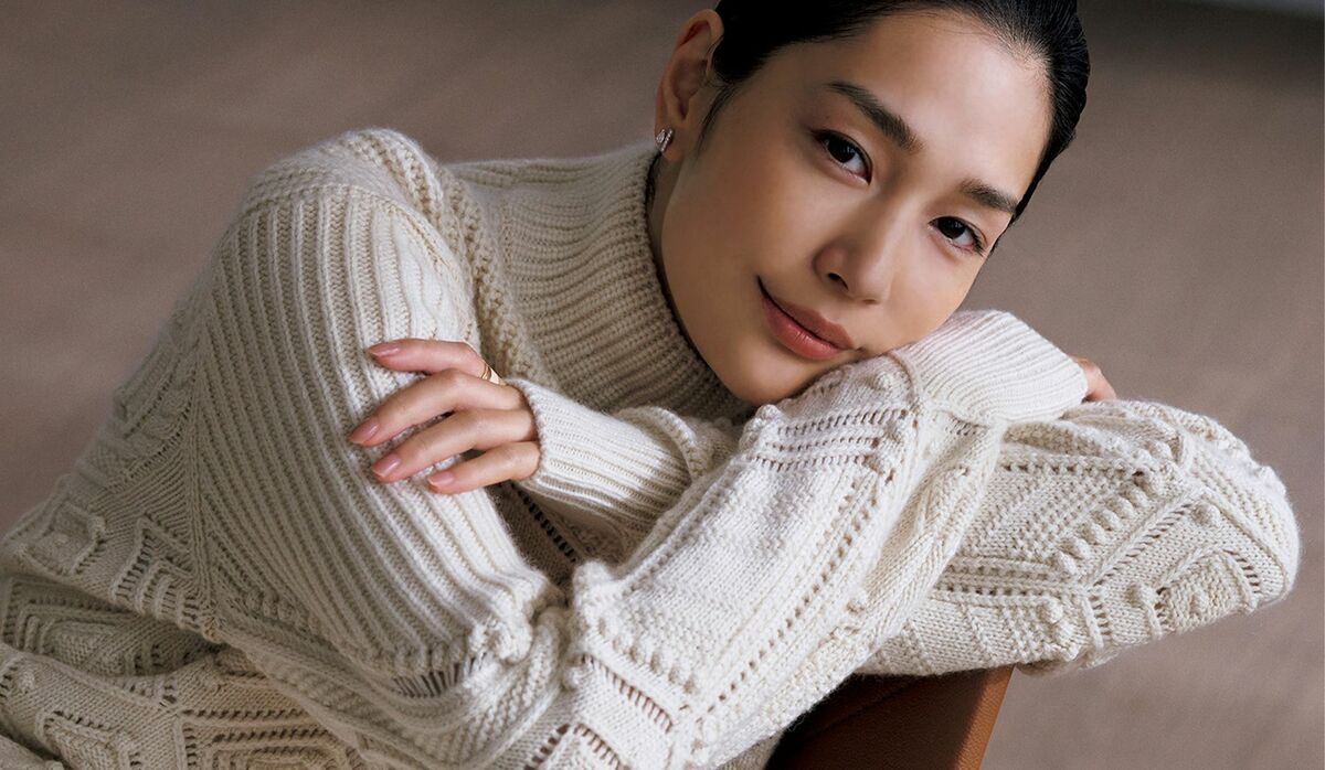とろけるような質感の「ロロ・ピアーナ」ピュアカシミアニット｜肌に