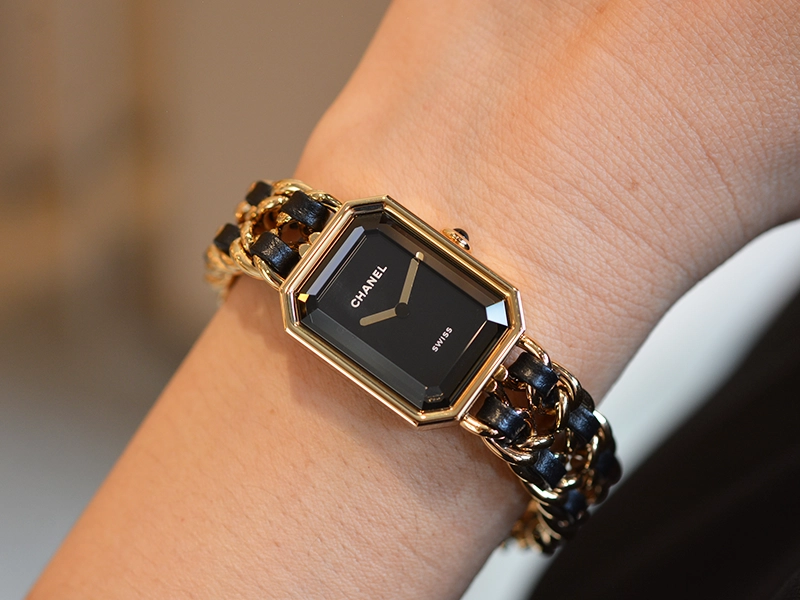 CHANEL】「自由な女性のために」シャネルの腕時計の始まりである