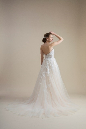 オリジナルドレスブランド「Avica（アヴィカ）」新作コレクション