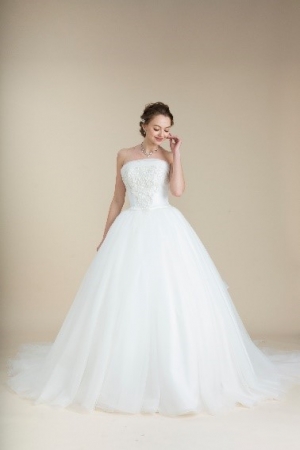 オリジナルドレスブランド「Avica（アヴィカ）」新作コレクション