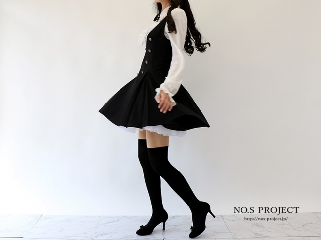 ふわっとひろがるのにスタイルを美しく魅せる魔法をかけるワンピース