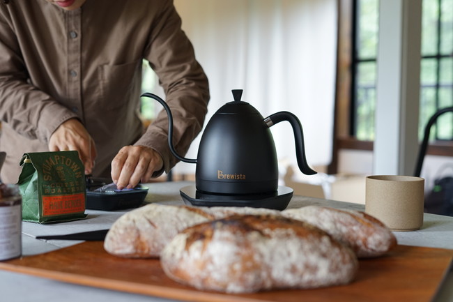世界中のバリスタが愛用するケトル「Brewista」から新色登場。 | 株式