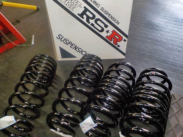 JF3 新型N-BOX RS-R ダウンサス交換 四輪アライメント ｜ 持ち込み取付