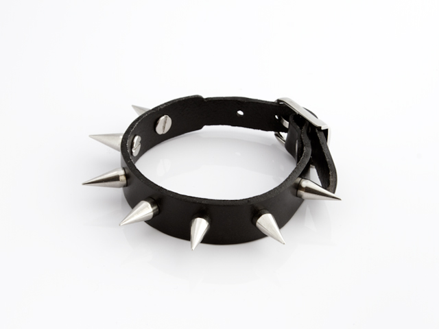 スパイクスタッズ鋲14mm7個付き レザーブレスレット