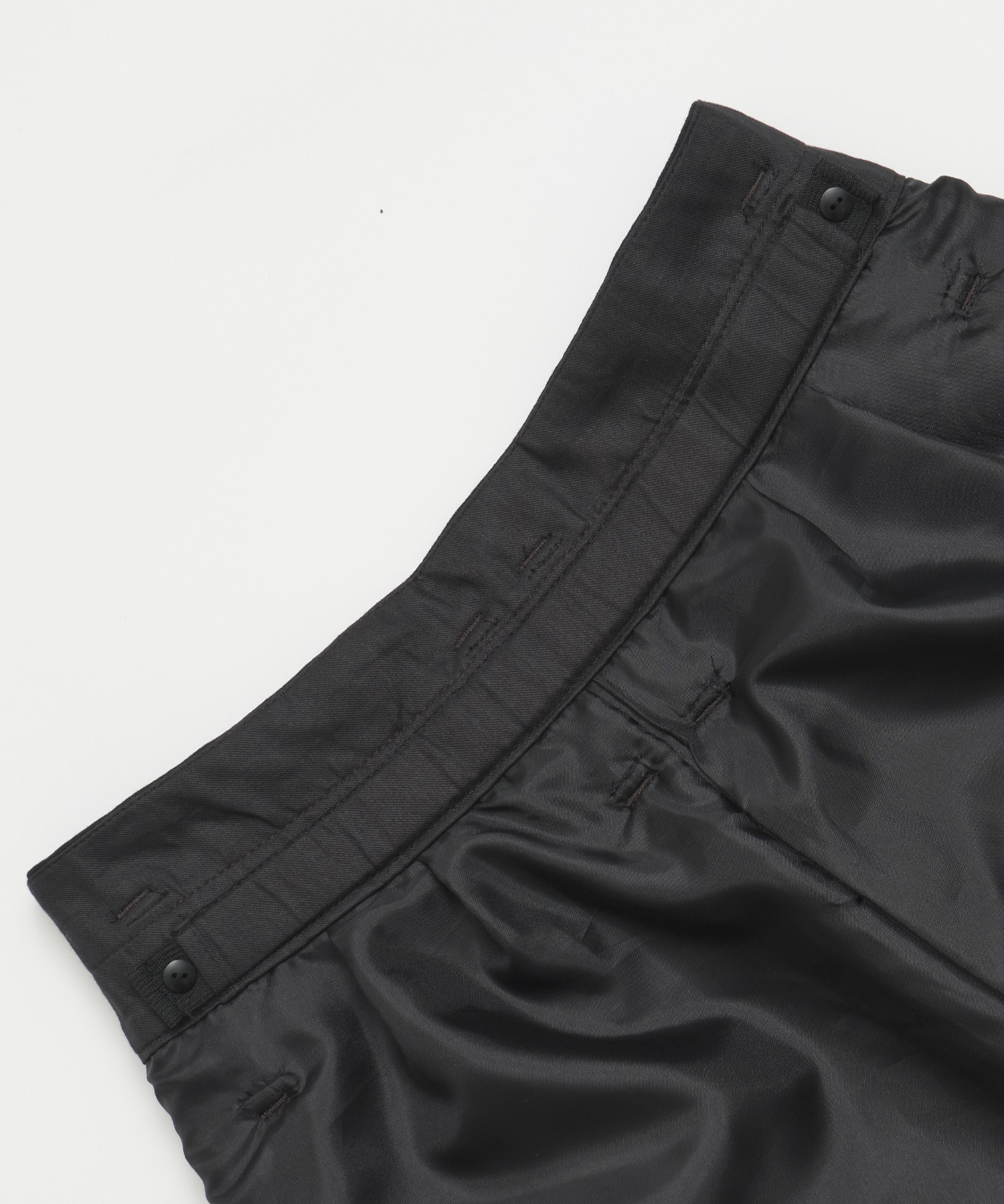 残りわずか〉ダブルクロスボックスプリーツパンツ(1 BLACK