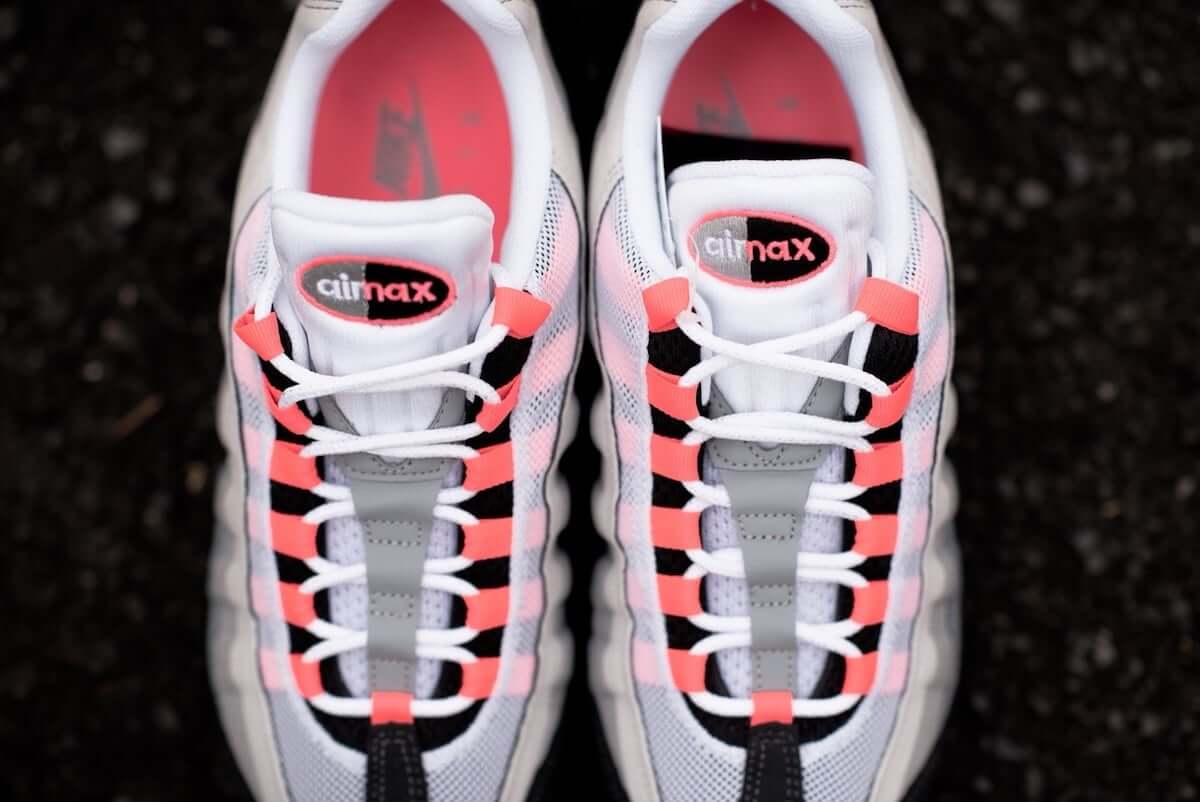 90年代スニーカーを代表するモデルNIKE「AIR MAX95」のatmos限定カラー
