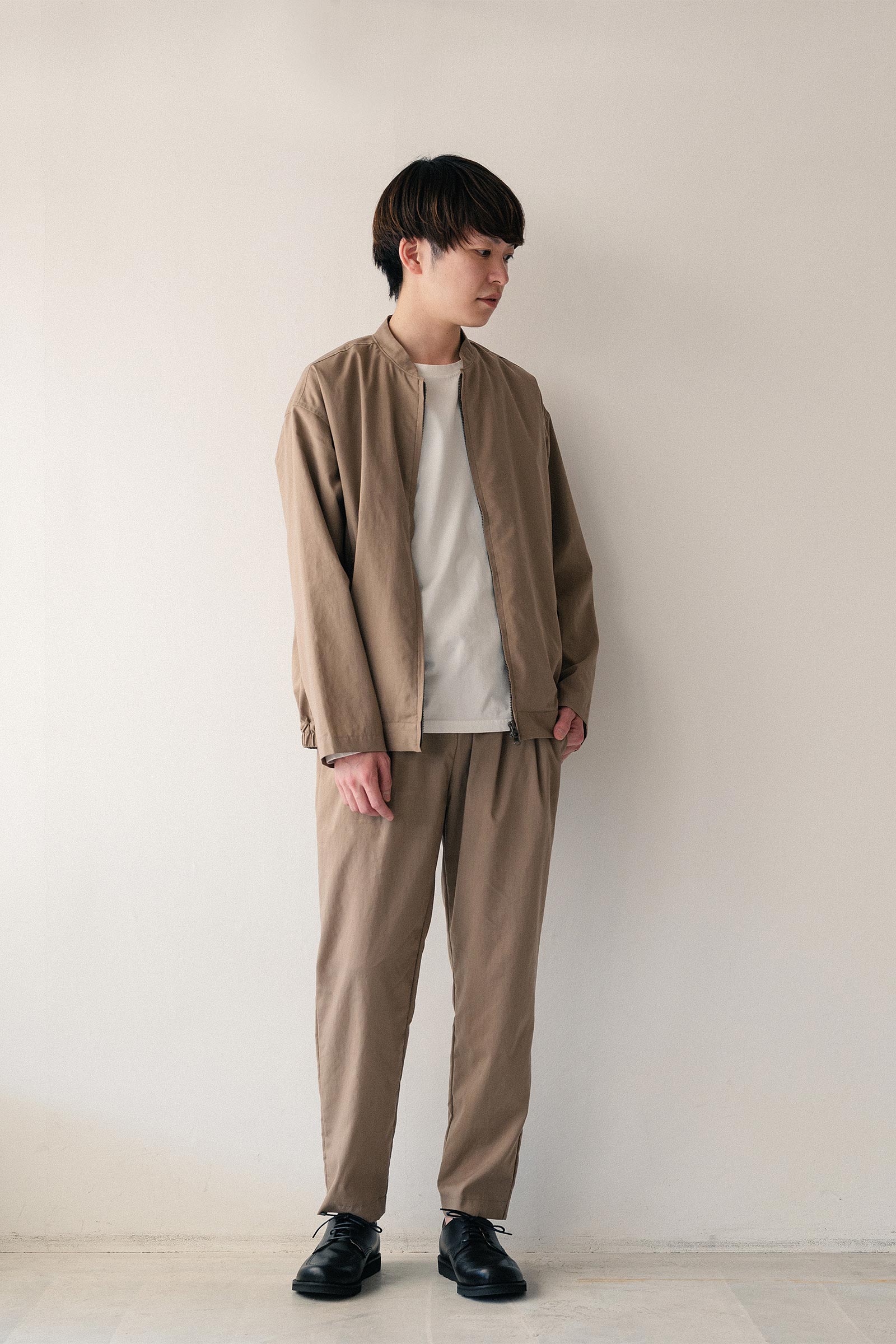 軽やかなベージュのセットアップ - quadro (クオドロ) 公式サイト