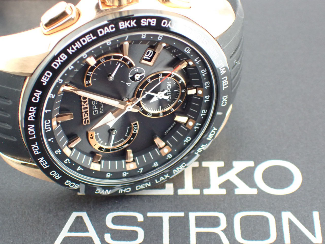 セイコー アストロン GPSソーラー電波 ブラック文字盤 メンズ SBXB055
