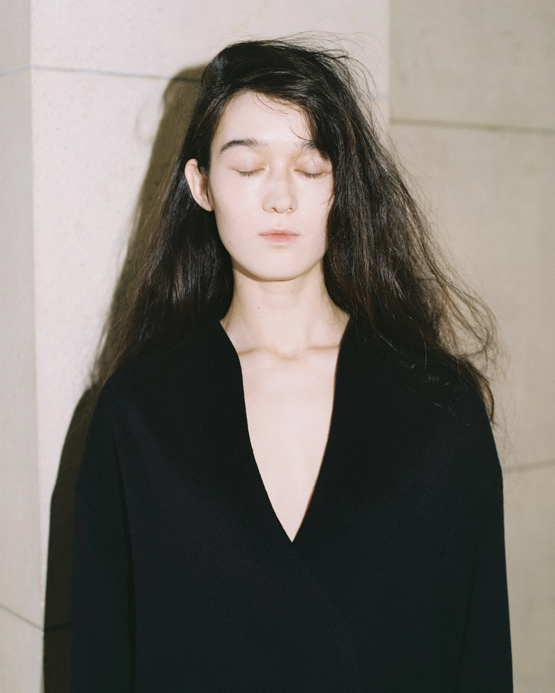 Mame Kurogouchi が2024年秋冬コレクションの発売を記念し、伊勢丹新宿