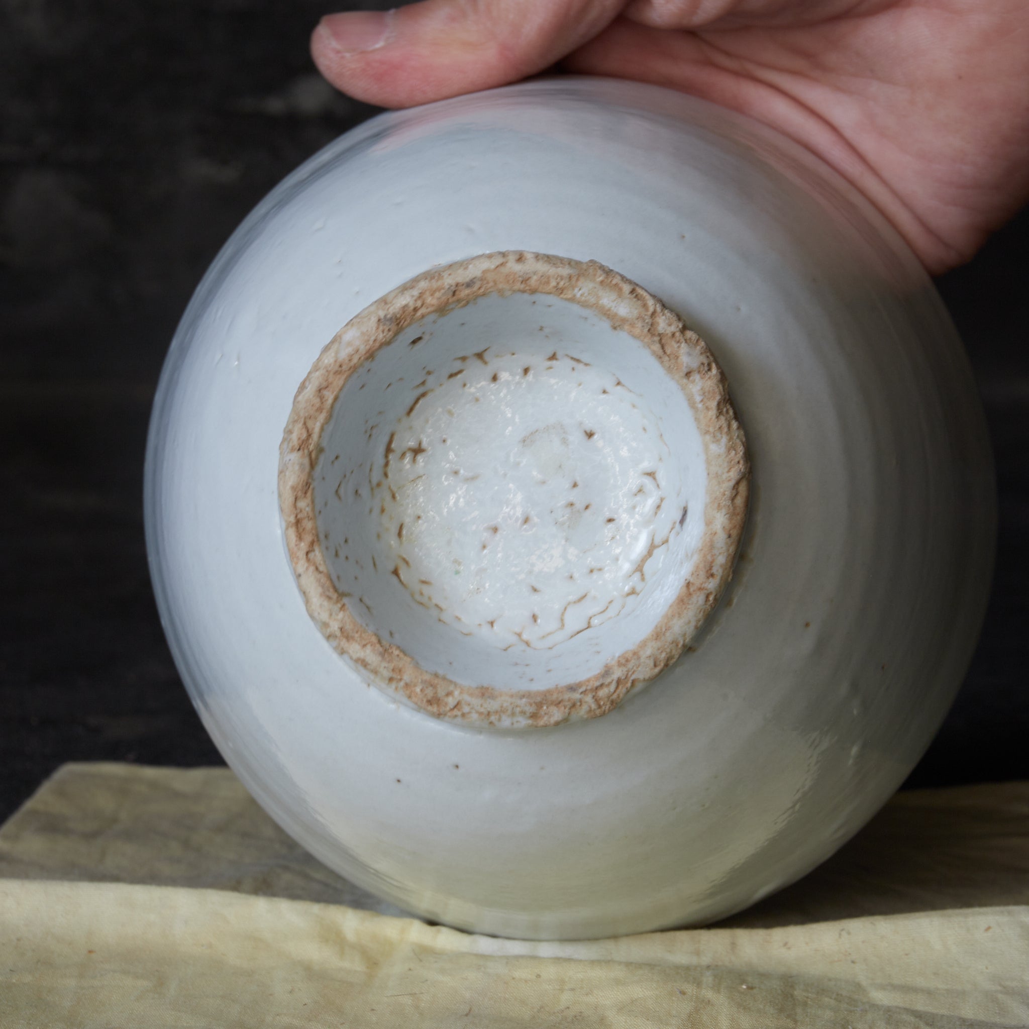 李朝 白磁大碗（1392–1897 CE） | 入蘆花（ロカニイル）