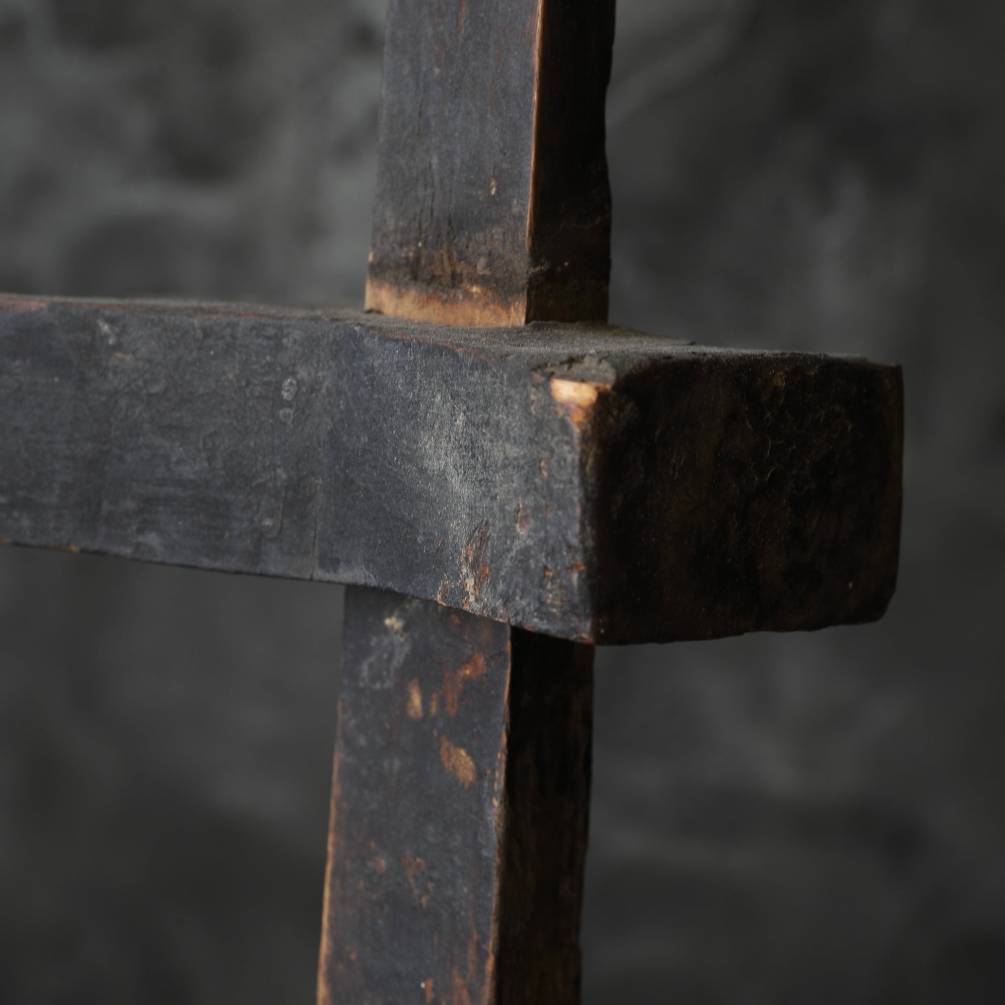 李朝 木の燭台と白磁灯火器（1392–1897 CE） | 入蘆花（ロカニイル）