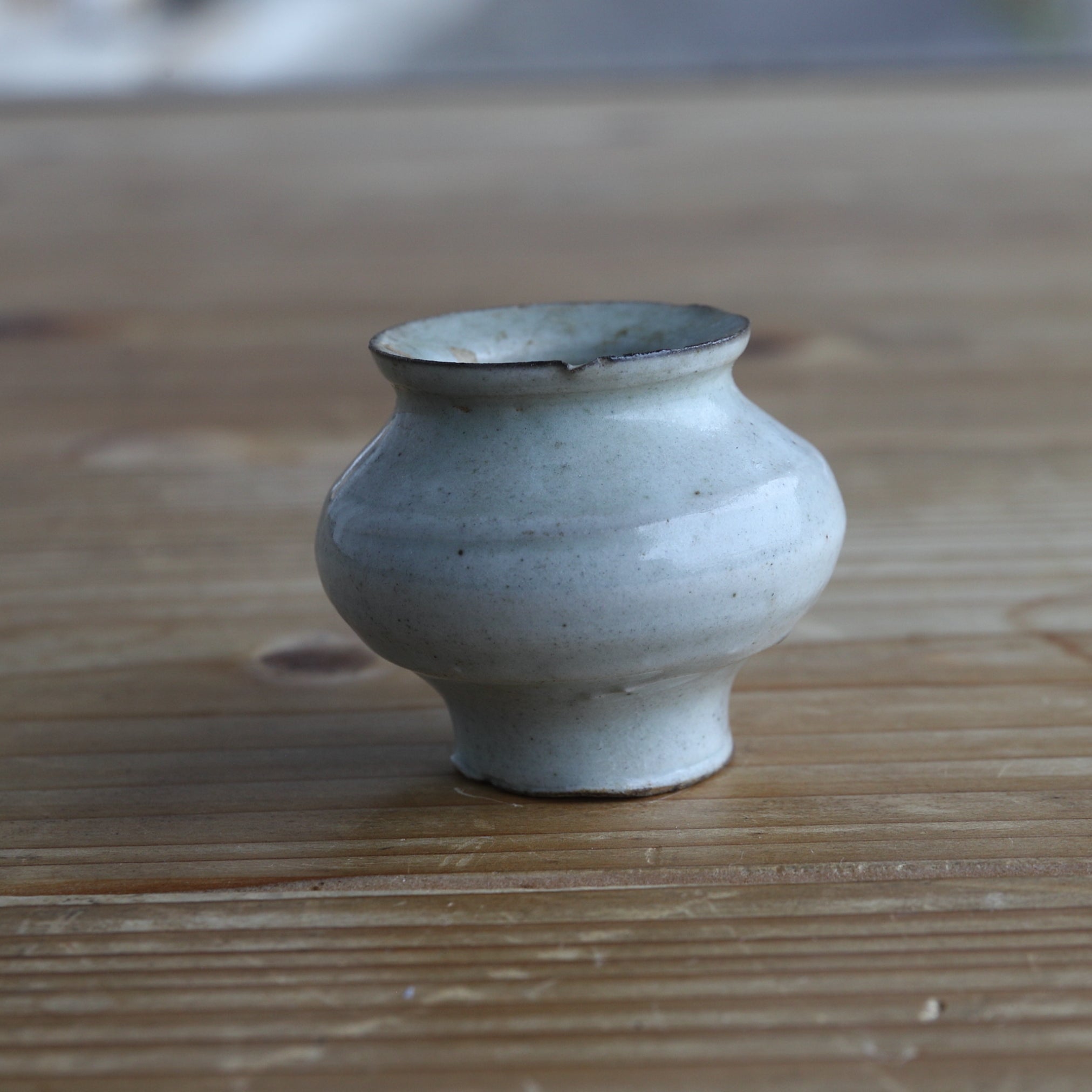 李朝 白磁小壺（1392–1897 CE） | 入蘆花（ロカニイル）