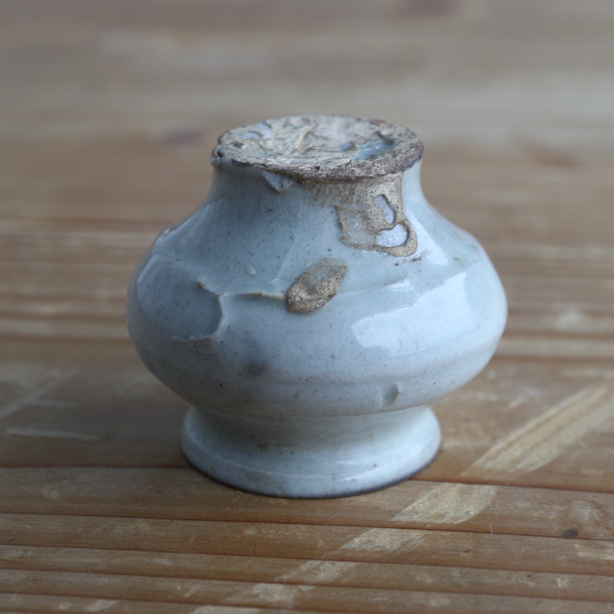 李朝 白磁小壺（1392–1897 CE） | 入蘆花（ロカニイル）