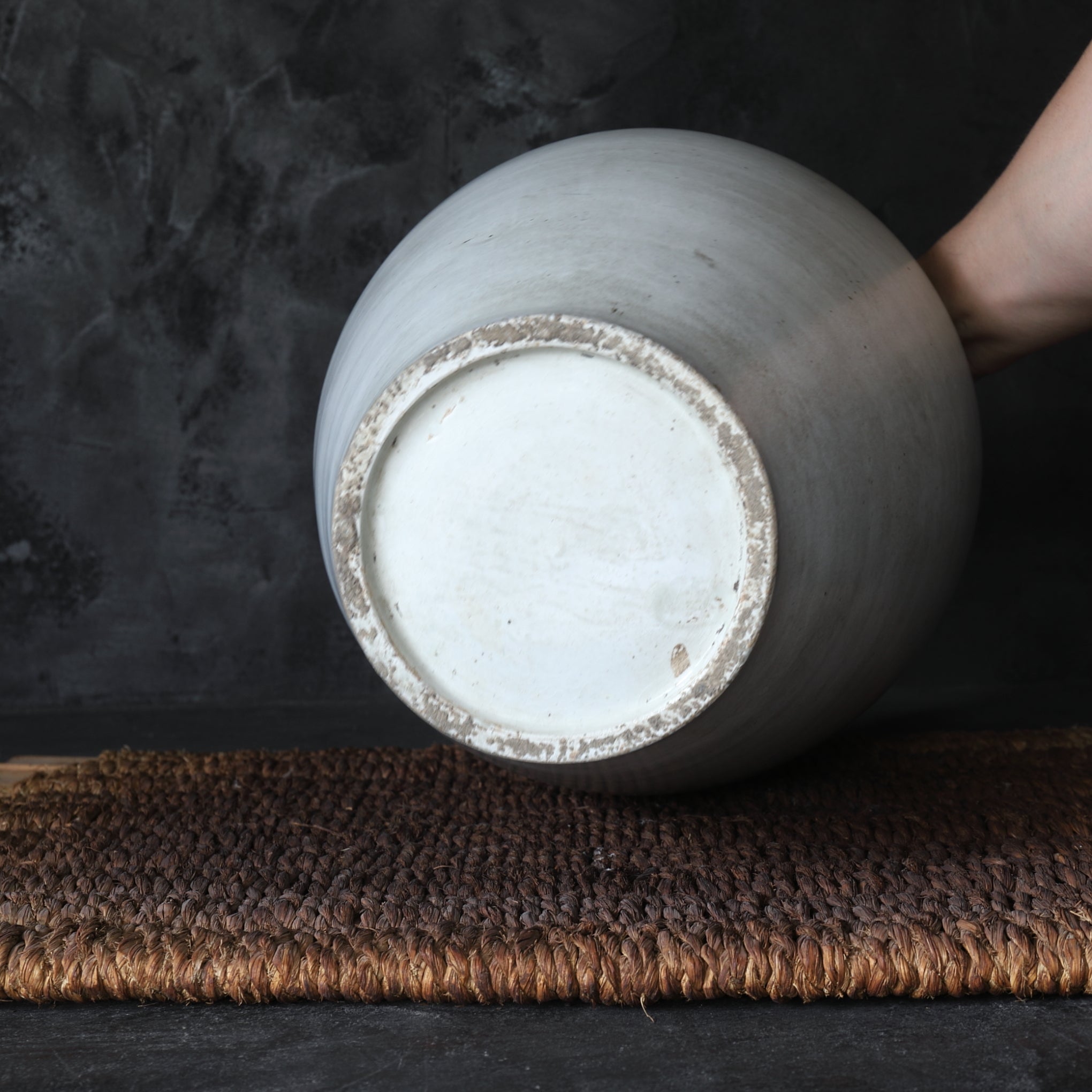 李朝 白磁瑠璃釉四耳壺（1392–1897 CE） | 入蘆花（ロカニイル）