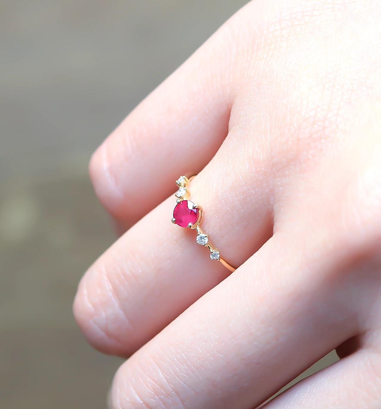 ルビー＆ダイヤモンド K18リング ラウンドカット ~Ello Lily~ 7月